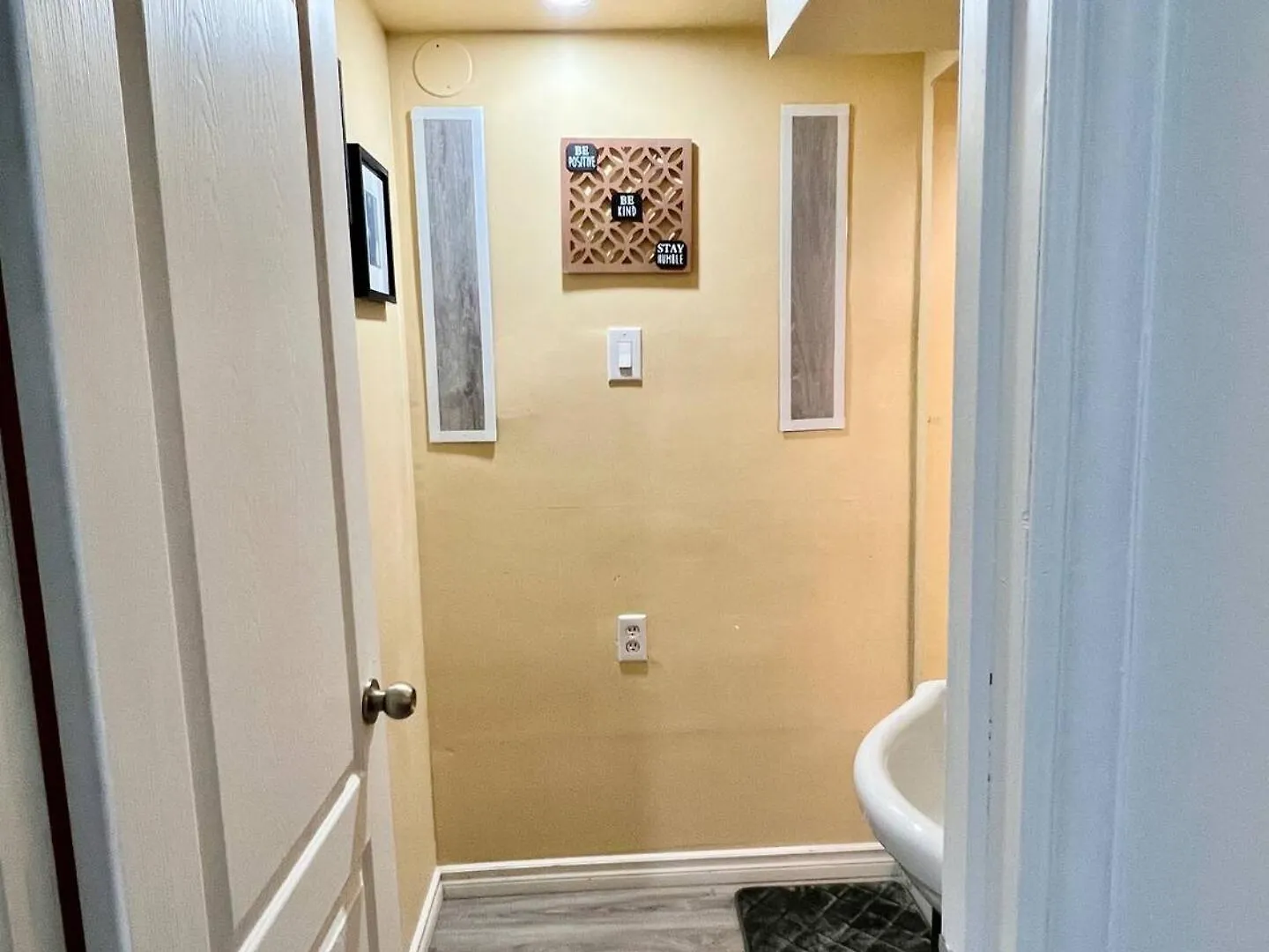 Holiday home K6 Room Near Airport Mississauga
